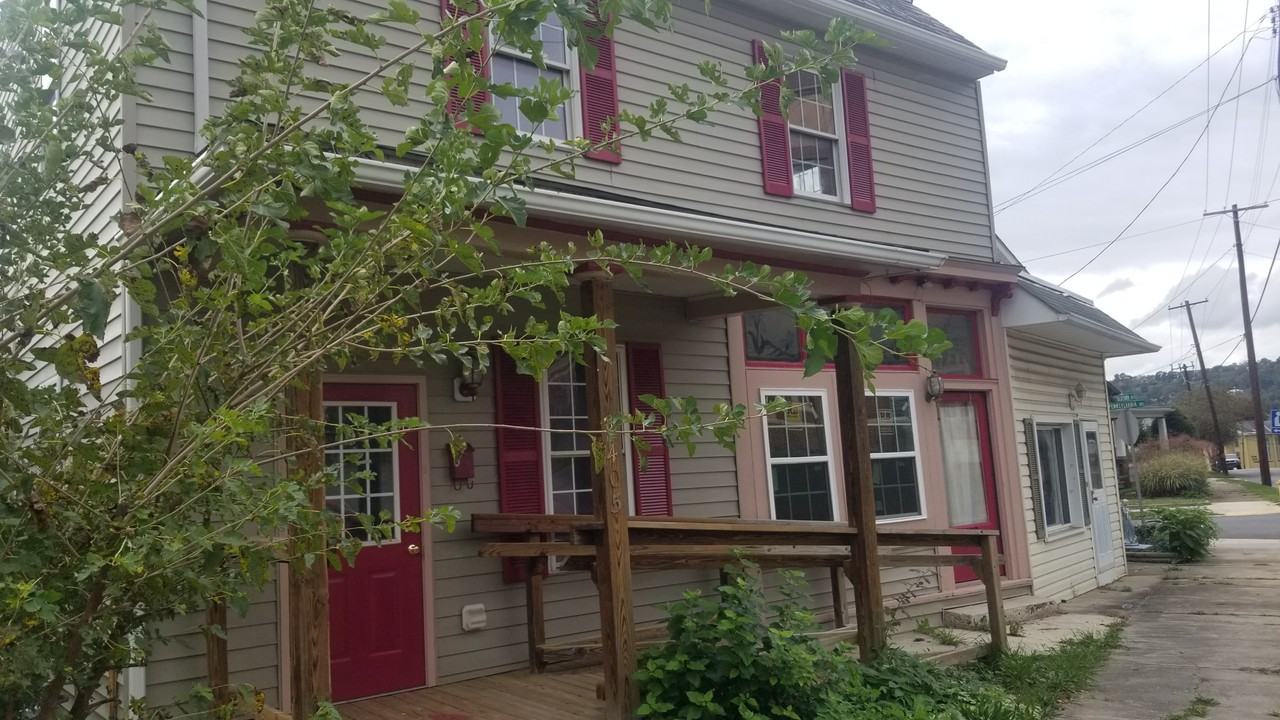 405 E Oldtown Rd #NA - Photo 2 of 2