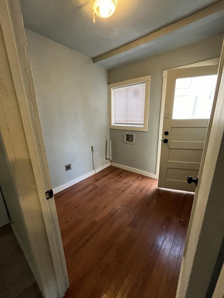 311 S Laurel St #311 - Photo 2 of 15