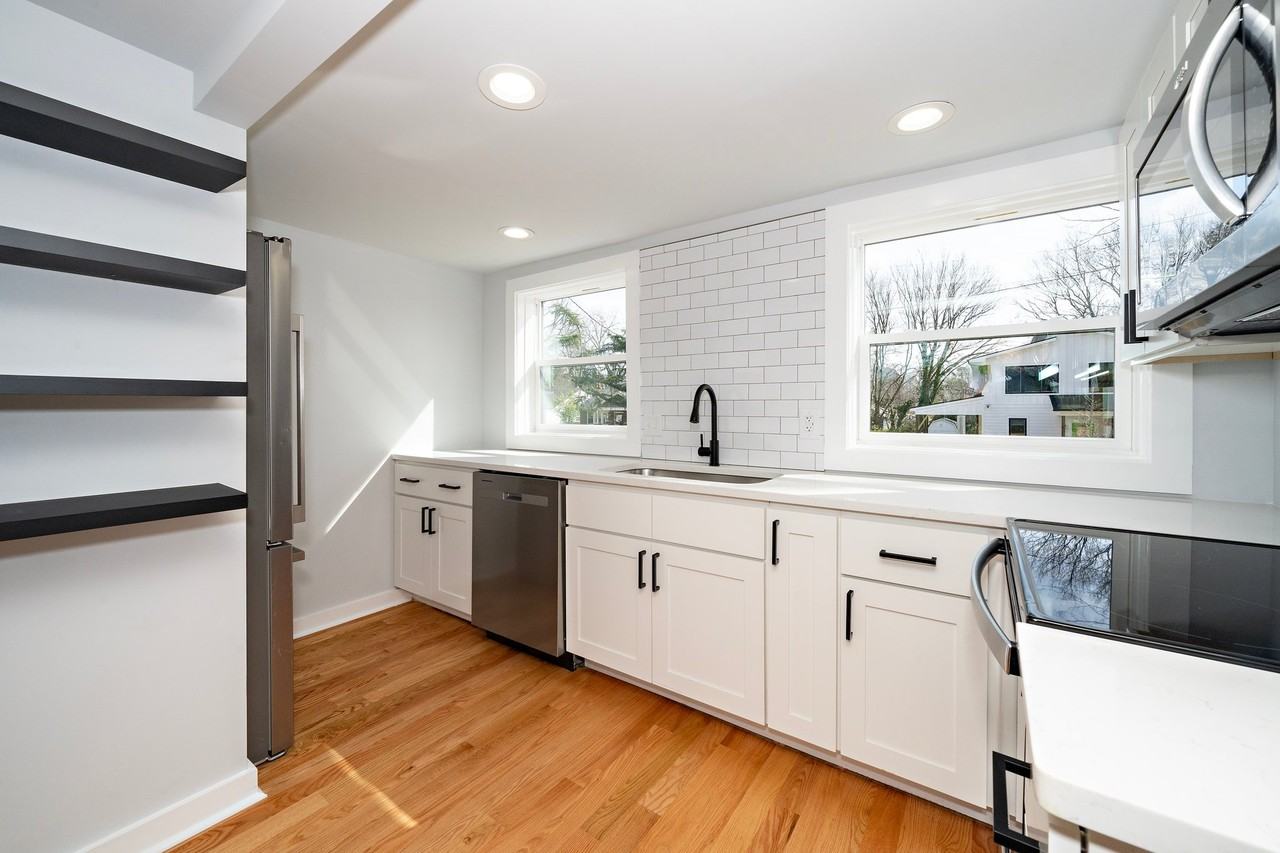 210 Lincoln Ct #1 - Photo 2 of 14