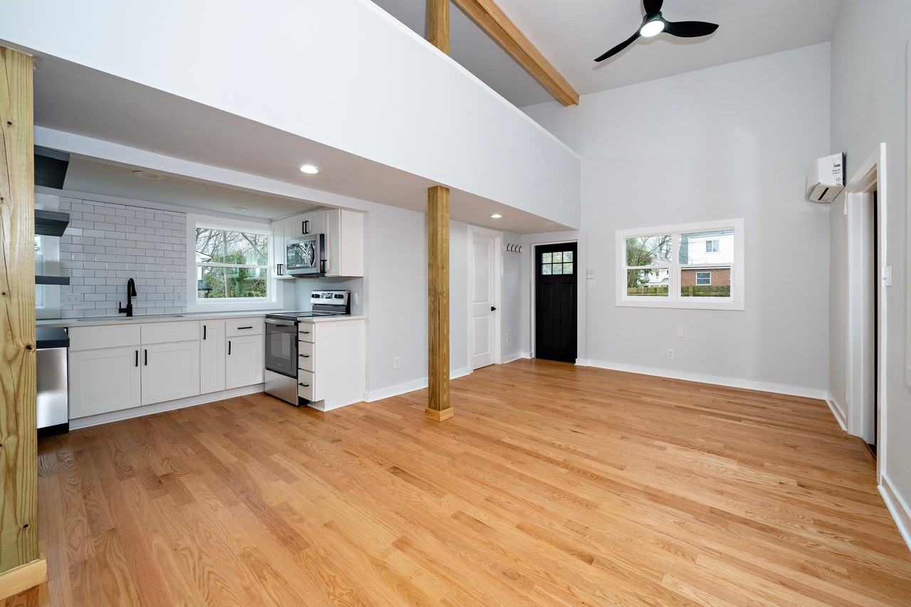 210 Lincoln Ct #1 - Photo 5 of 14