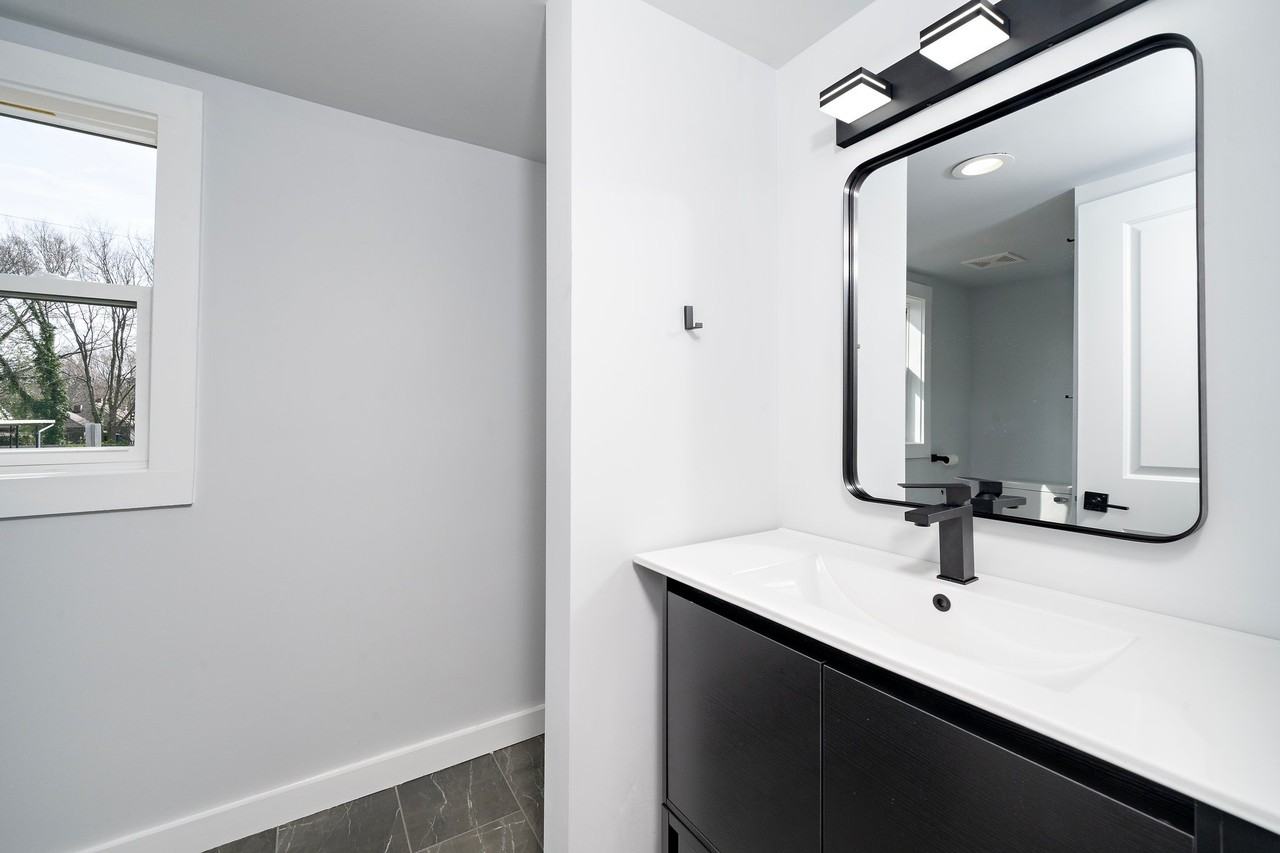 210 Lincoln Ct #1 - Photo 6 of 14