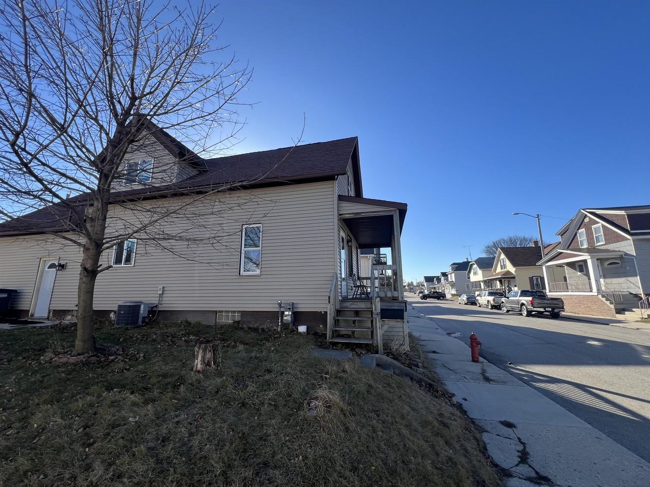 1537 Martin Ave - Photo 2 of 19