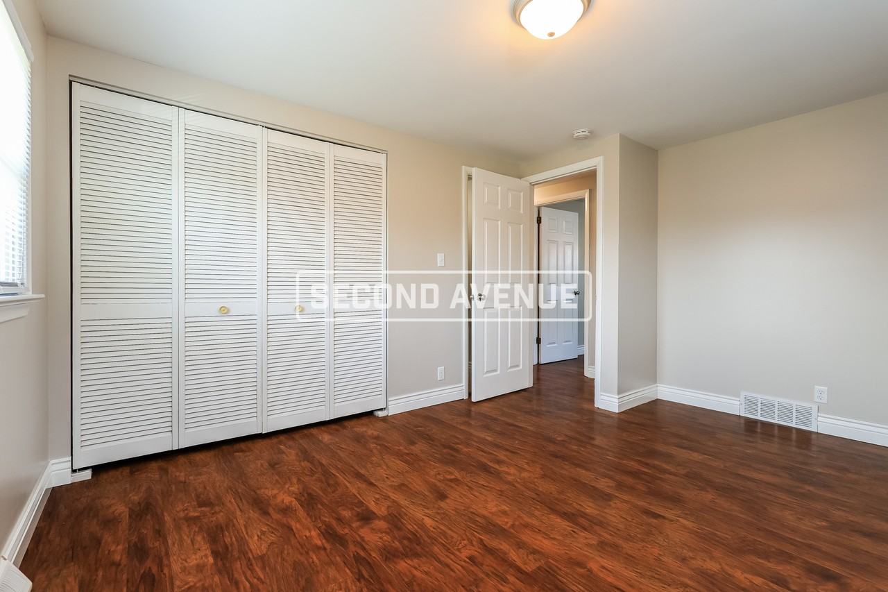 1003 Locust Dr - Photo 7 of 21