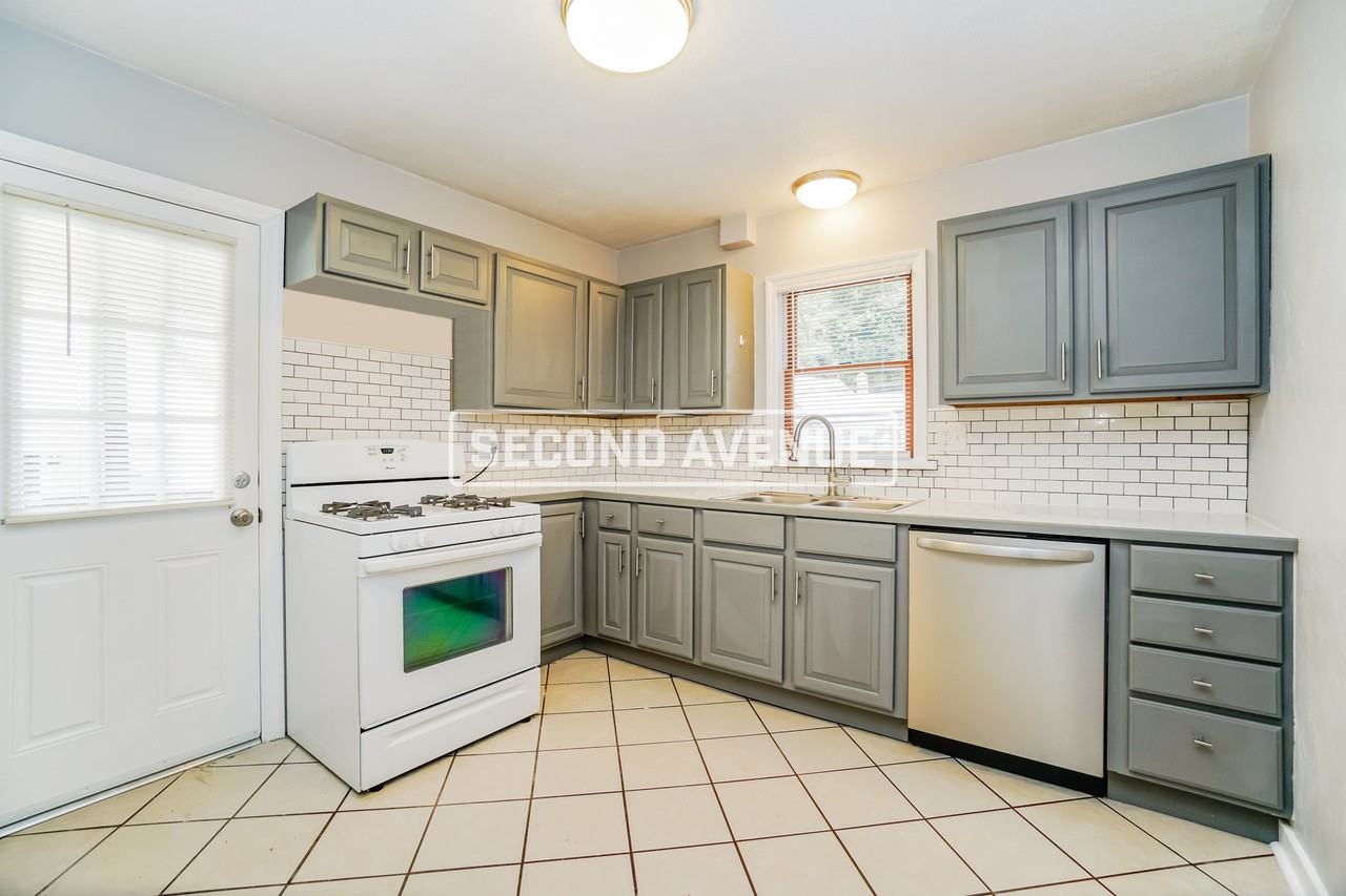2976 Sebolt Rd - Photo 3 of 16