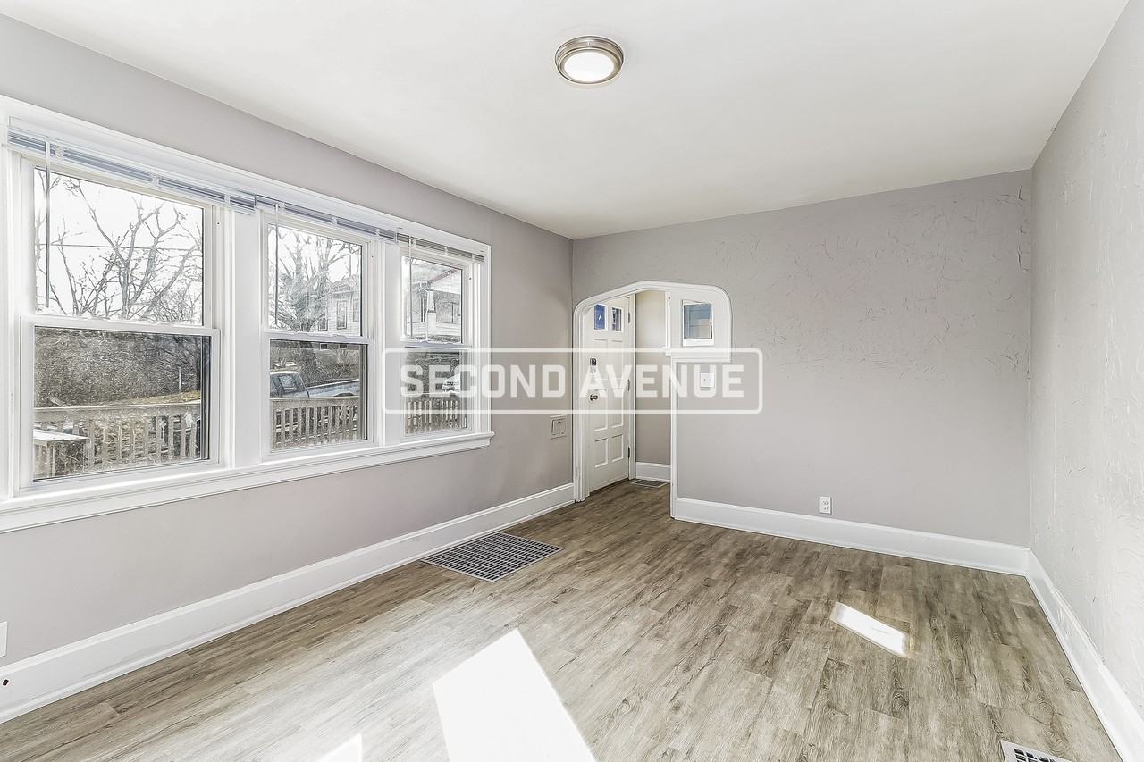 3157 Sunshine Ave - Photo 7 of 21