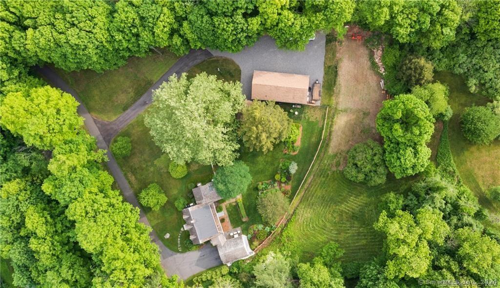 17 Curtiss Rd - Photo 3 of 40