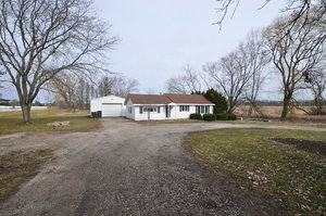 19006 W Edwards Rd - Photo 2 of 15