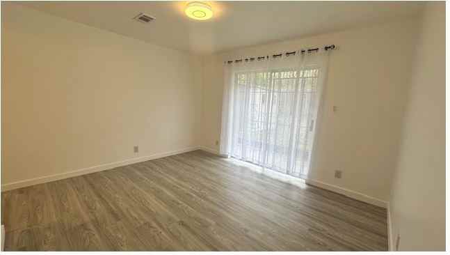 321 East Moltke Street - Photo 3 of 8