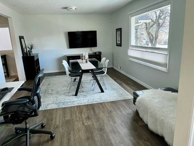 3040 29 St Sw - Photo 3 of 14