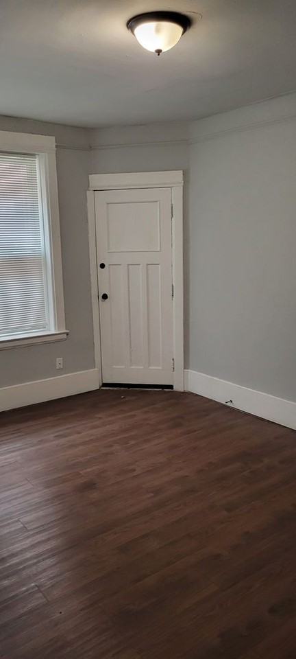 The Willis - Photo 6 of 32