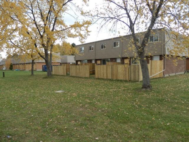 Townhomes of Forest Glade Apartments 2728 Scarsdale Rd, Windsor, ON