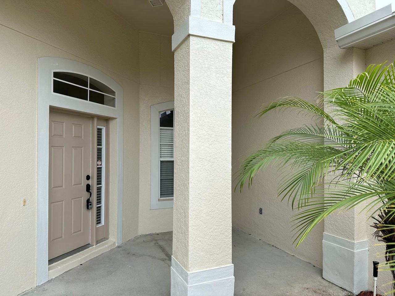 5370 Red Leaf Ct - Photo 2 of 35