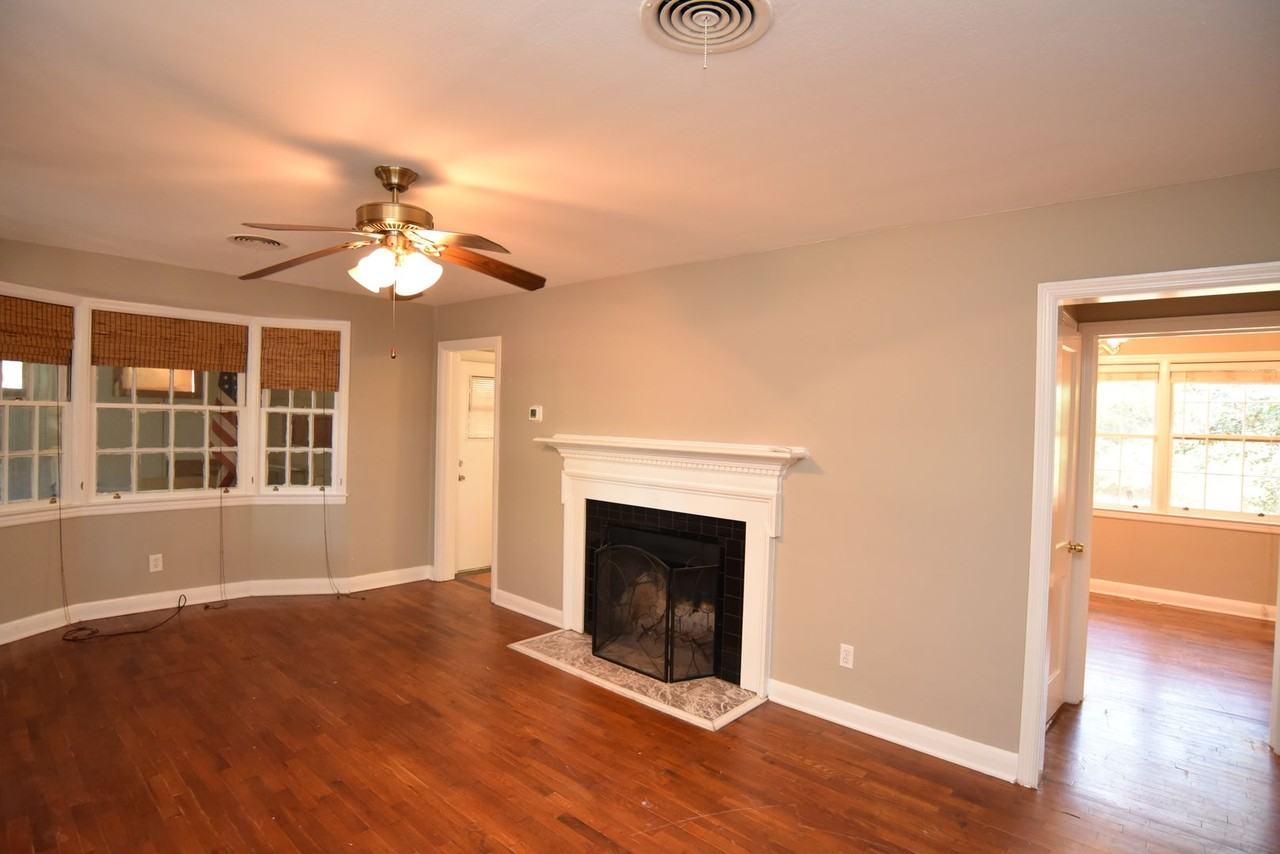 5523 Habersham St - Photo 2 of 14