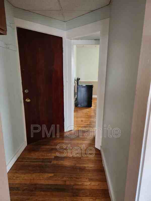 83 1/2 W Pearl St #1 - Photo 3 of 6