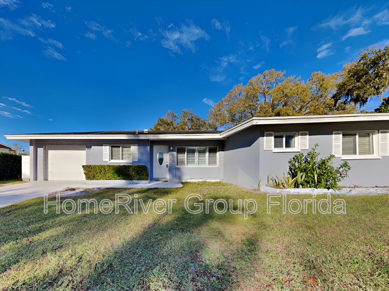 2105 Gold Ave - Photo 2 of 24