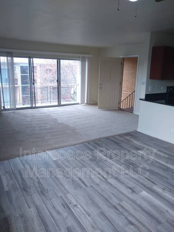 9957 S Cicero Ave - Photo 6 of 26