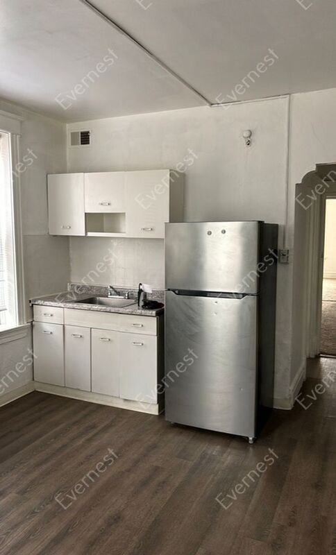 549 Bates St 2nd Fl - Photo 2 of 22