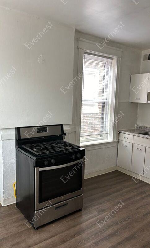 549 Bates St 2nd Fl - Photo 3 of 22