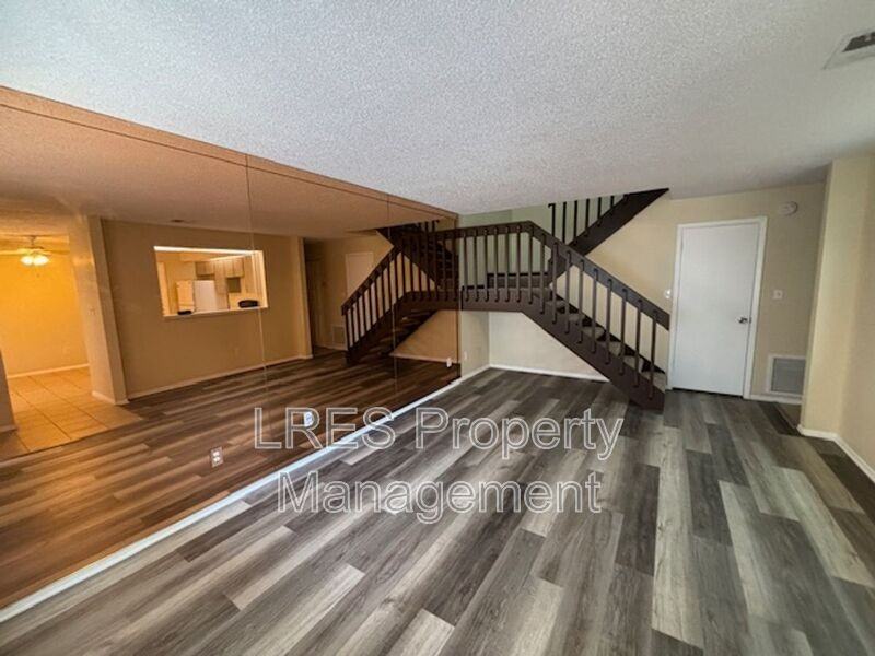 4444 Ring Neck Rd - Photo 4 of 26