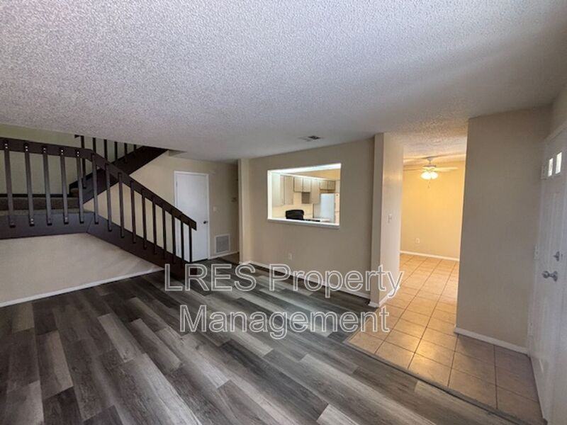 4444 Ring Neck Rd - Photo 5 of 26