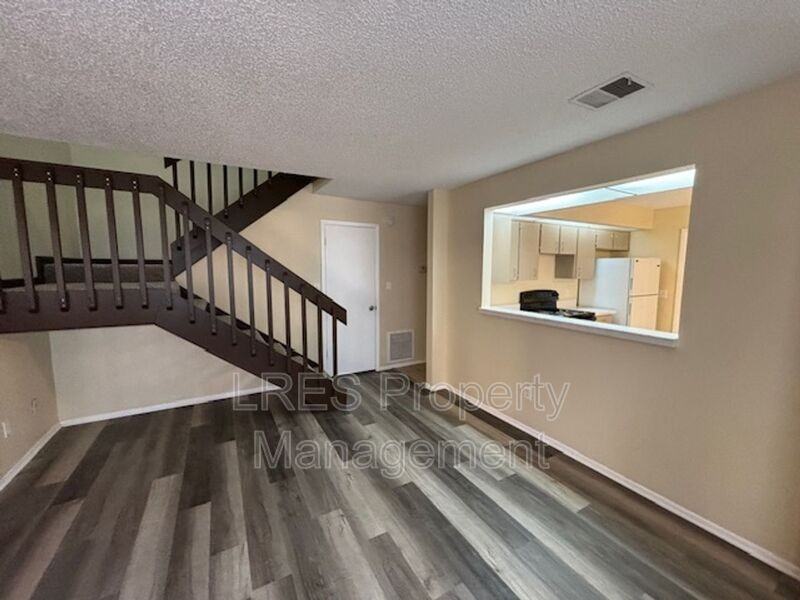 4444 Ring Neck Rd - Photo 6 of 26