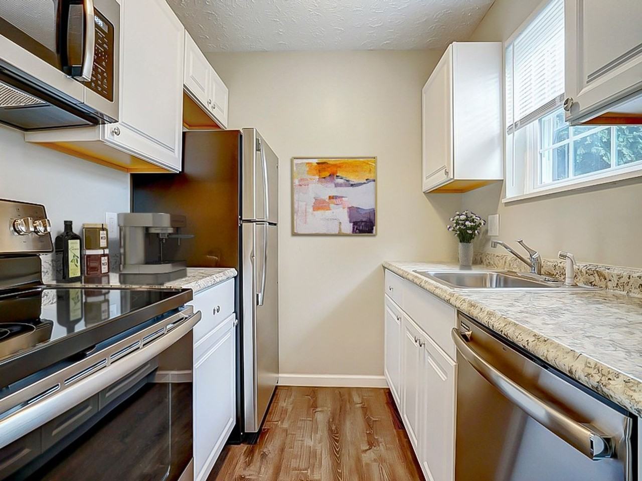 Village Square Apartments - Photo 4 of 10