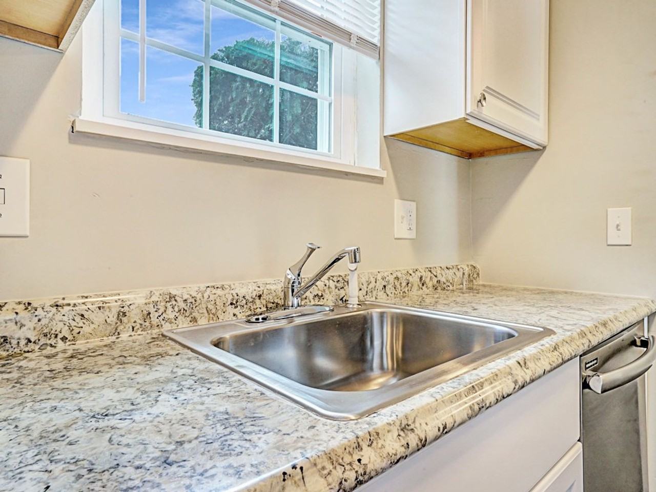 Village Square Apartments - Photo 5 of 10