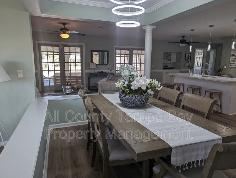 3931 Venetian Way - Photo 4 of 21