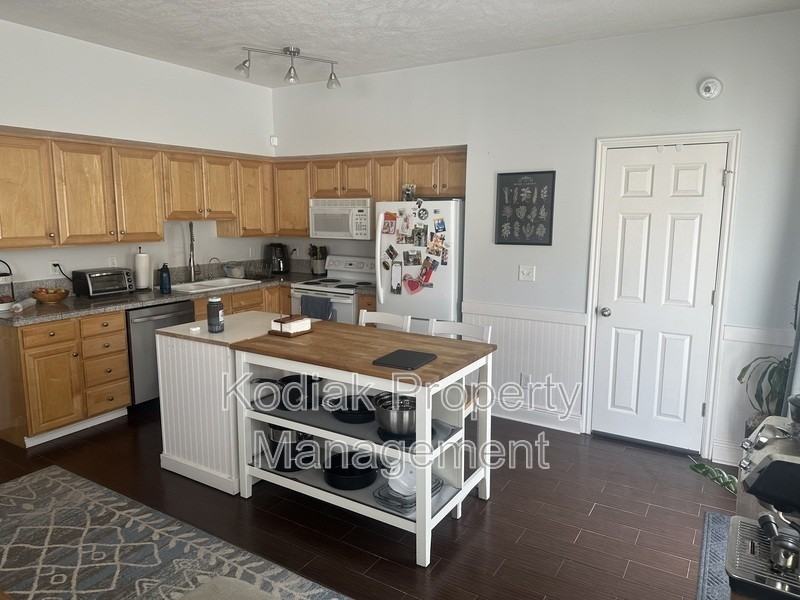 153 Bamberger Rd - Photo 2 of 24