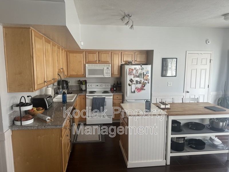 153 Bamberger Rd - Photo 6 of 25