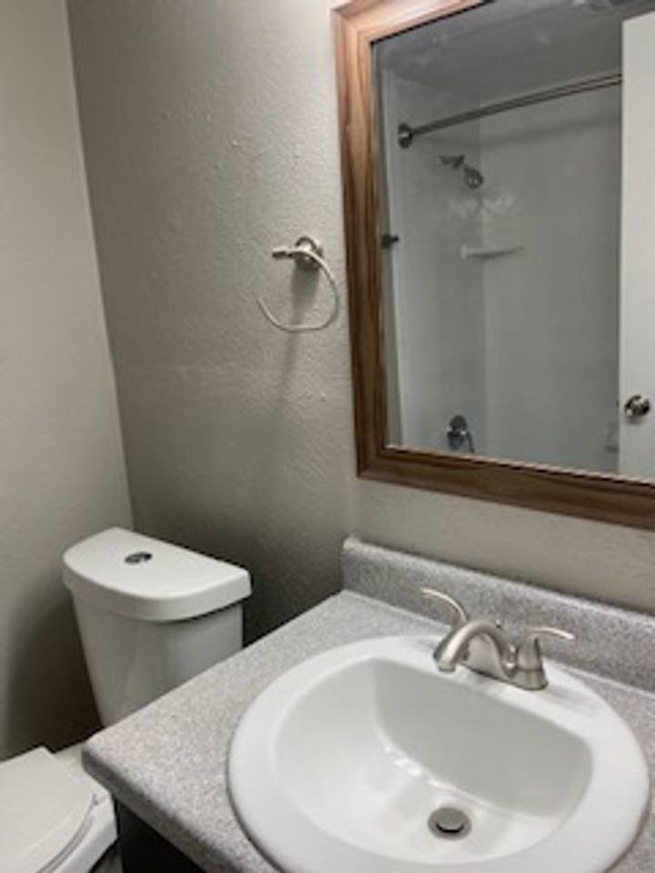 Tierra Del Sol Apartments - Photo 4 of 18