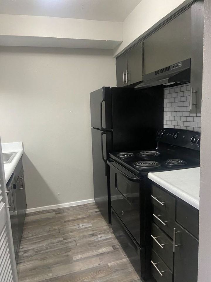 Tierra Del Sol Apartments - Photo 2 of 25