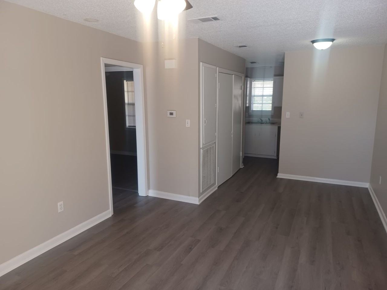 Beall Street Apartments - Photo 2 of 6