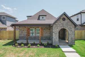 featured image of 608 N Salem Rd