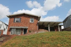 featured image of 824 W Wayne St