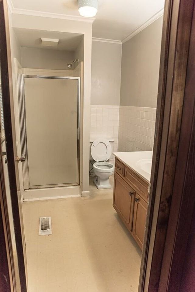 824 W Wayne St - Photo 7 of 29