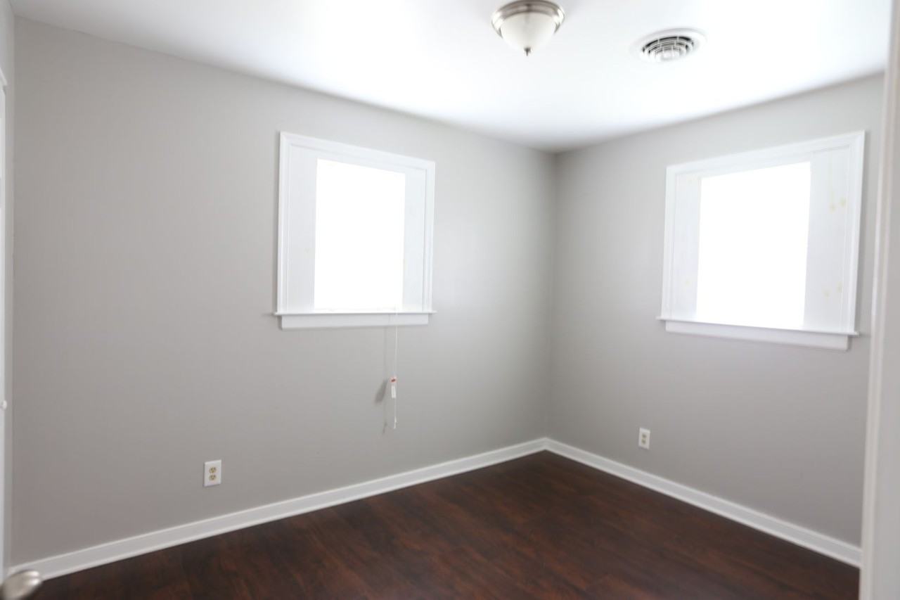 473 Byrne Street - Photo 3 of 9