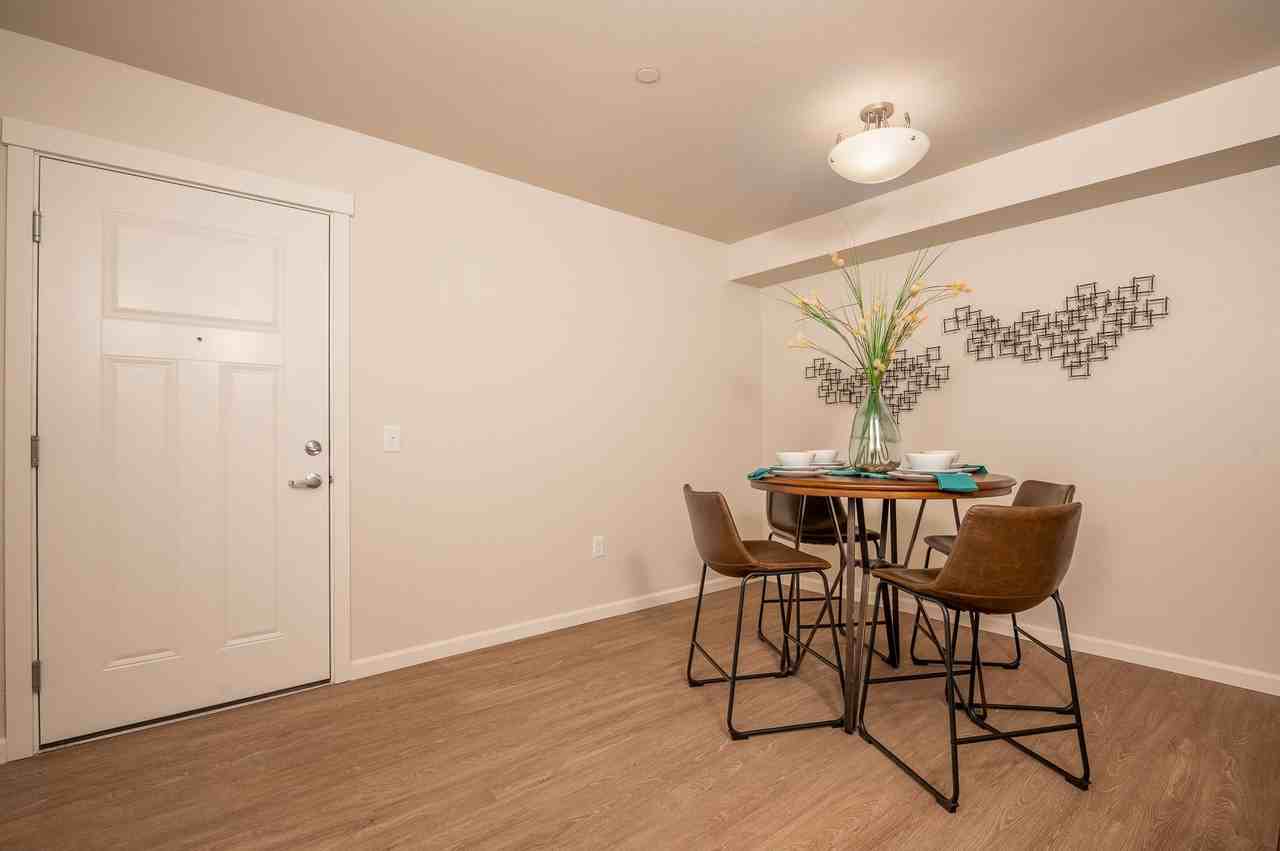 Waterside Apartments - Photo 3 of 32