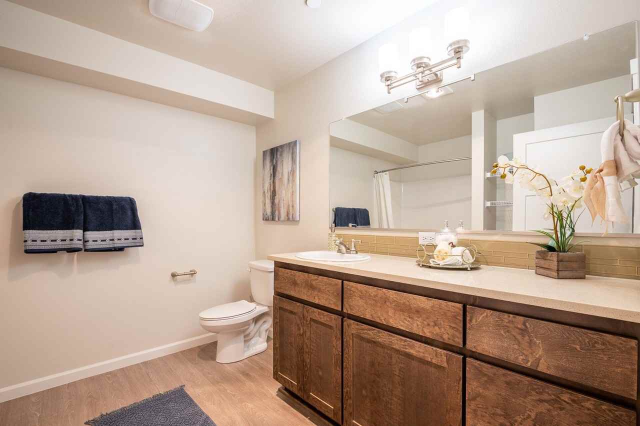 Waterside Apartments - Photo 5 of 32