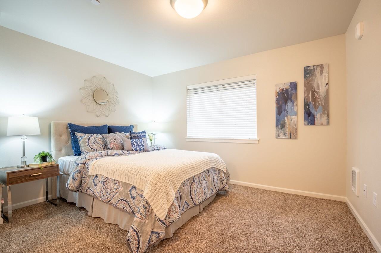 Waterside Apartments - Photo 6 of 32