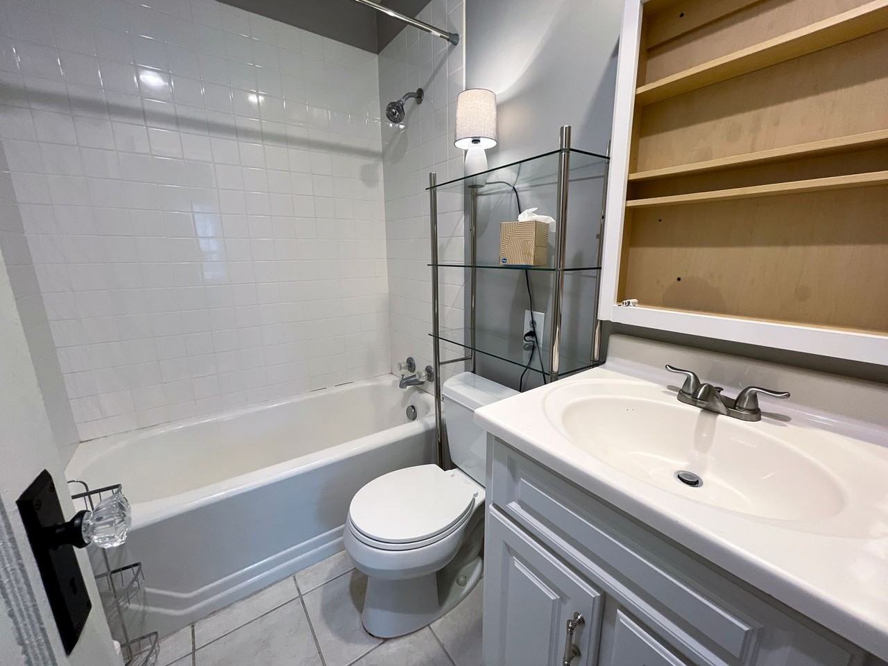 715 W Olive St - Photo 5 of 10