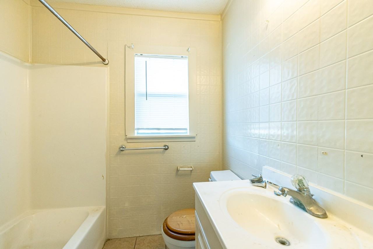 3513 22nd Pl - Photo 2 of 45