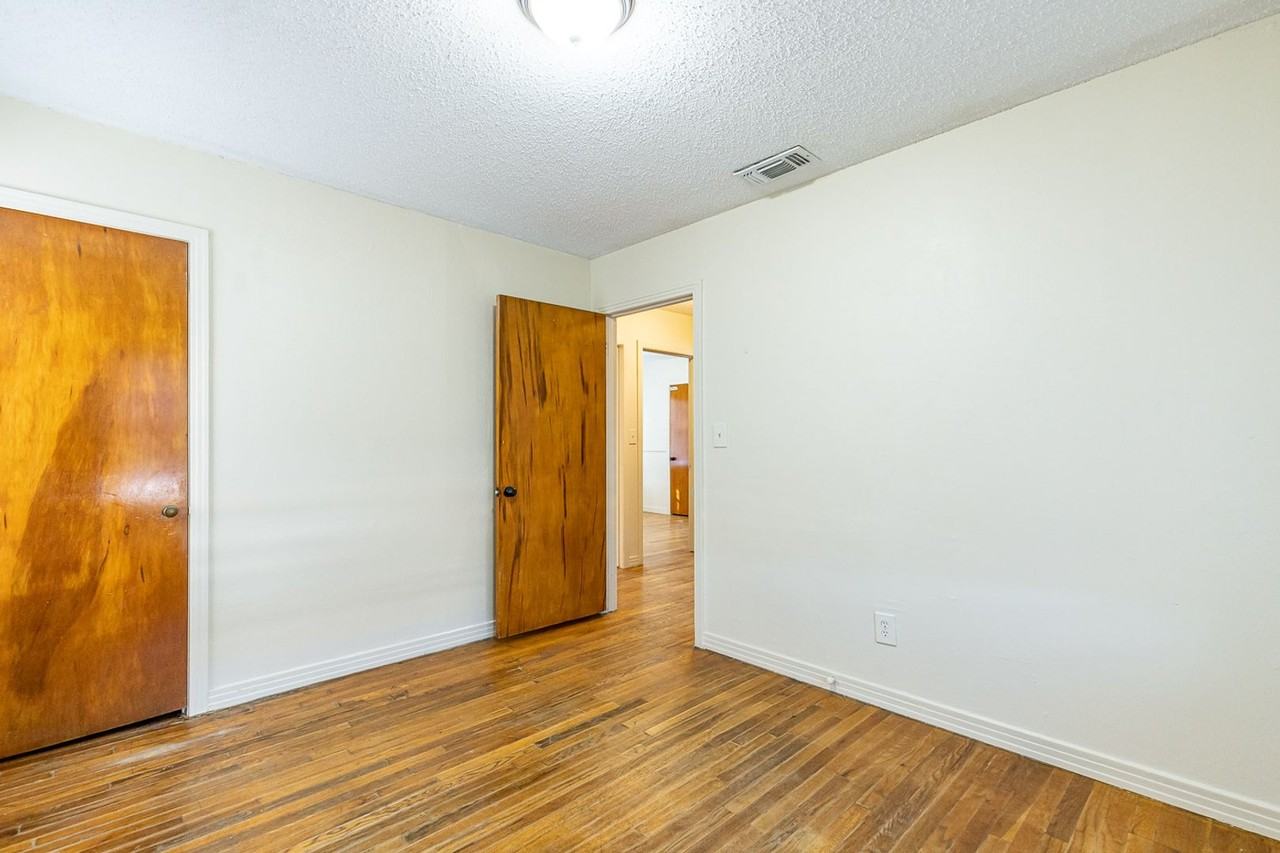 3513 22nd Pl - Photo 4 of 45