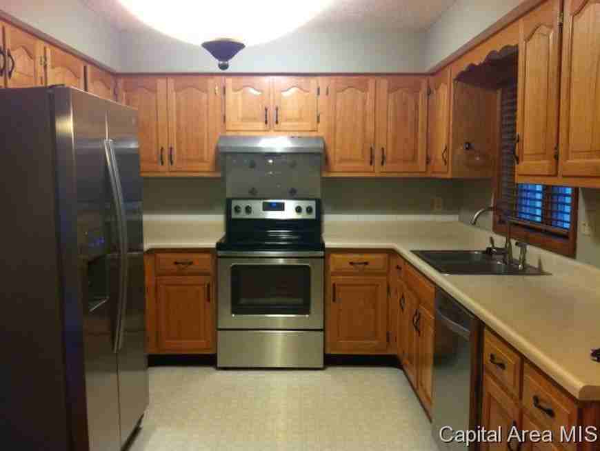 4044 Oakbrook Ct - Photo 2 of 10
