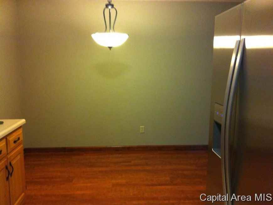 4044 Oakbrook Ct - Photo 3 of 10