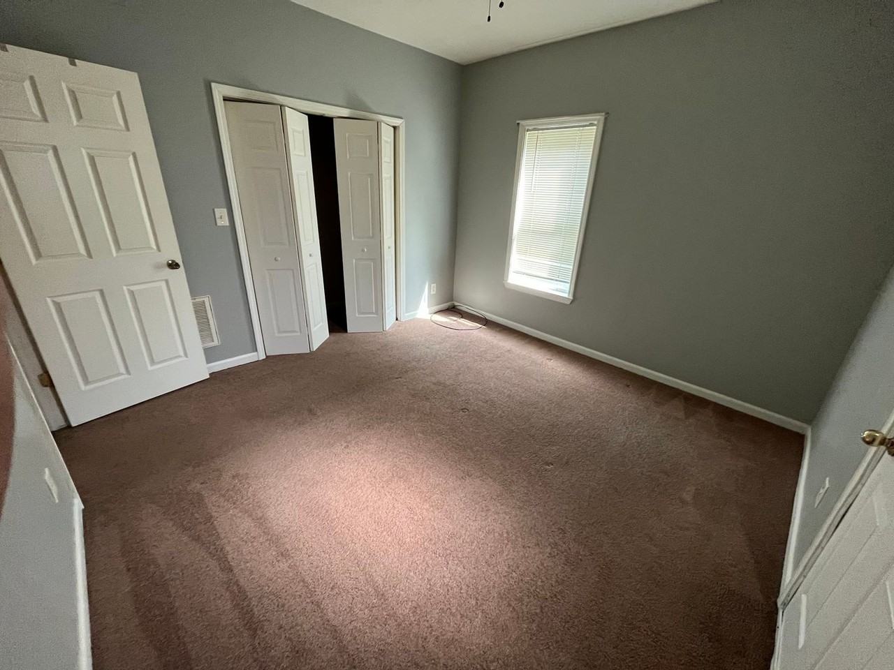 777 Water St - Photo 5 of 9