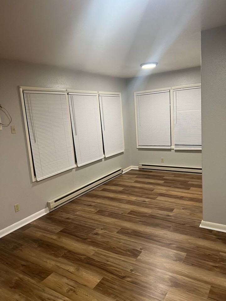 DAY313-317 - Photo 3 of 14