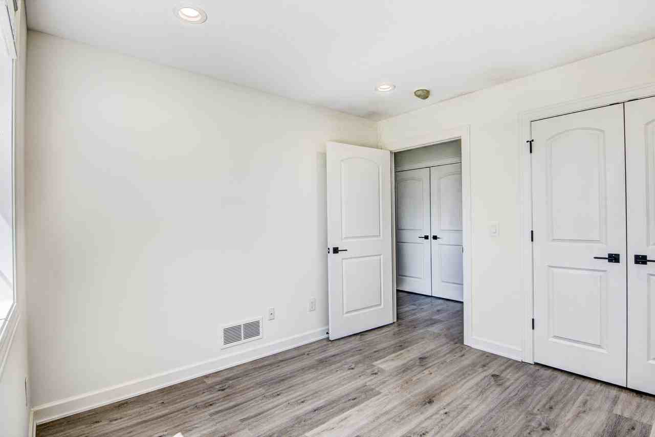 2485 Cedarwood Ln - Photo 4 of 31