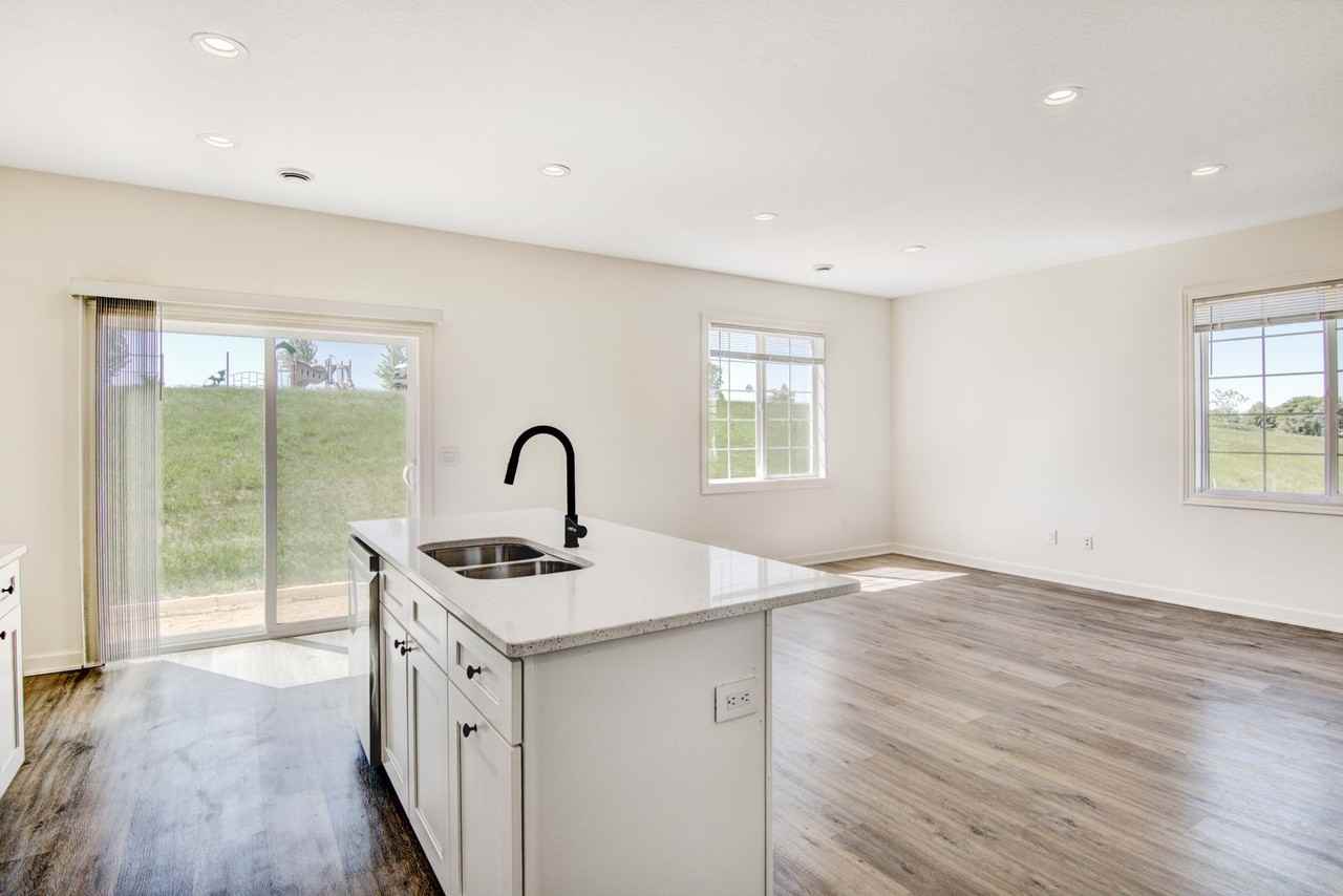 2485 Cedarwood Ln - Photo 7 of 31