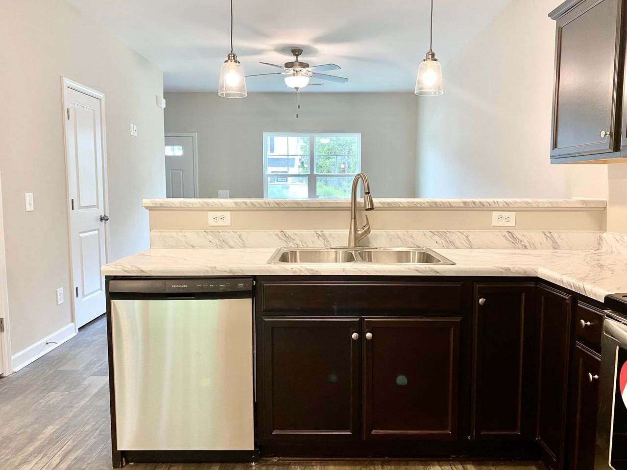 12 12 Jaydn Drive W - Photo 3 of 15